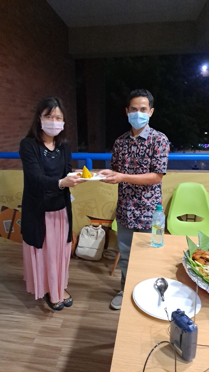 Students interacting during the event on Indonesian cultureImage