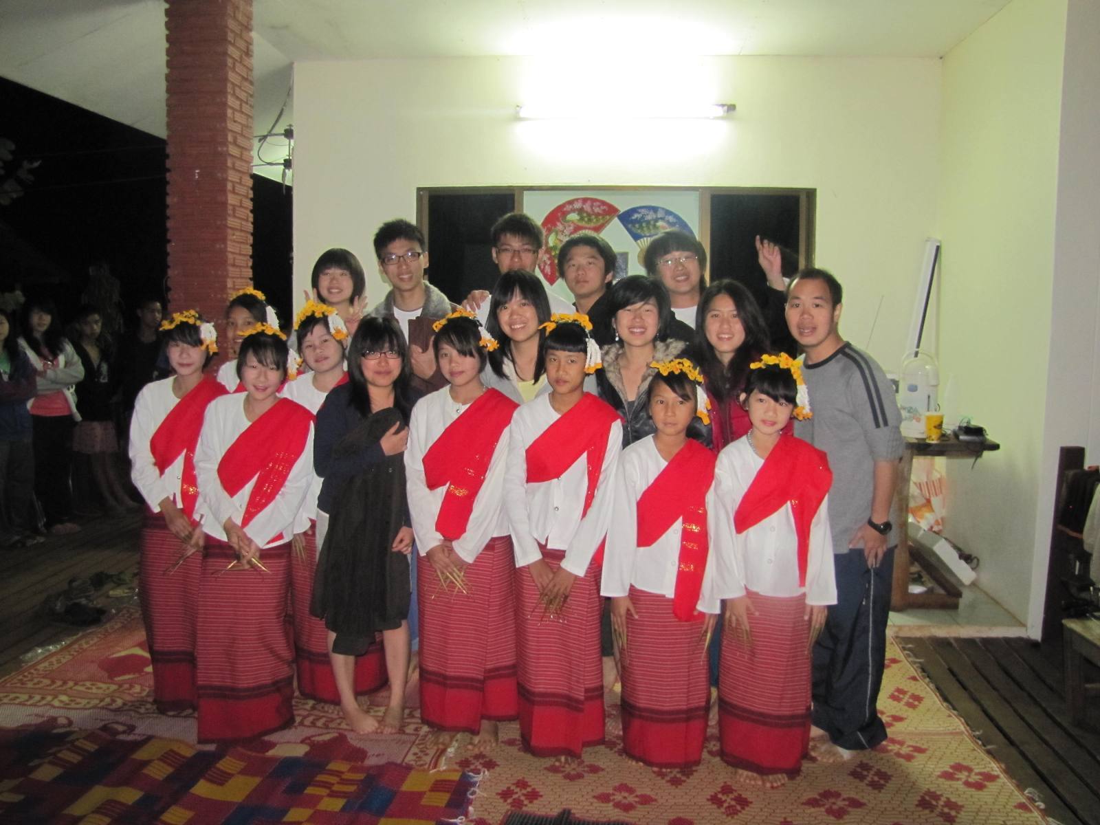 當地小學生傳統表演圖片