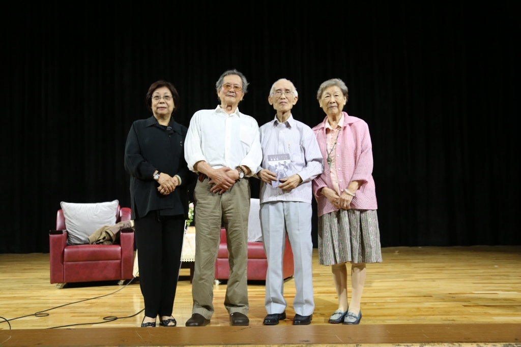 黃春明夫婦與余光中夫婦合影圖片