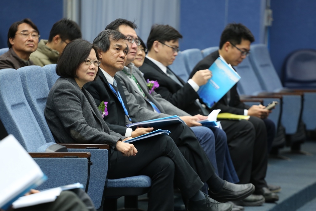 蔡英文主席與楊校長圖片