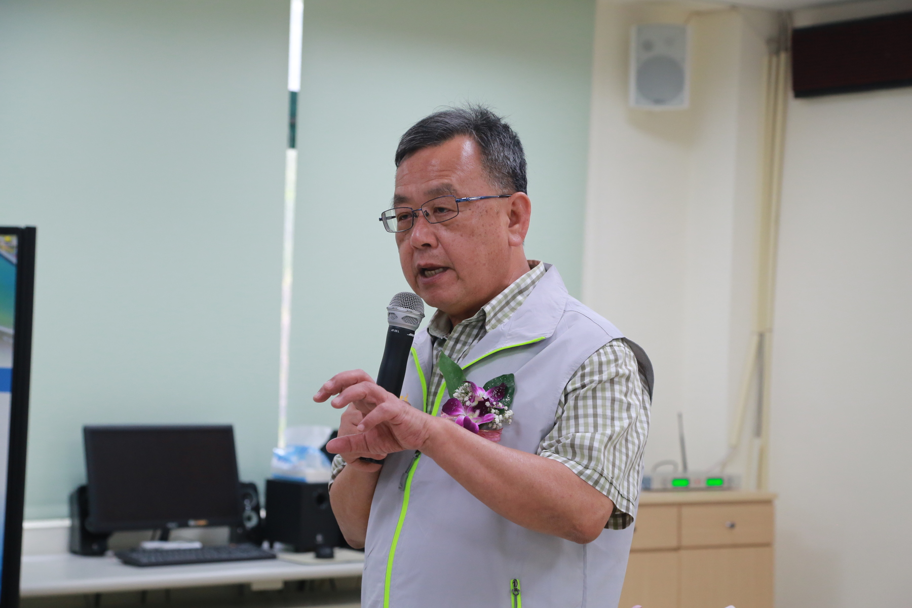 In his speech, Penghu County Mayor Feng-Wei Lai said that NSYSU has been cultivating talents from Penghu County – about 300 people until now and that he views optimistically the project of NSYSU’s College of Medicine, which will train healthcare professionals thanks to its R&D capacity.