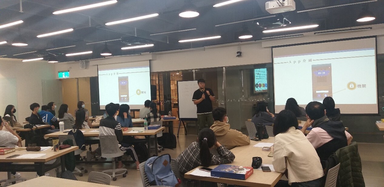 From board games to programming: workshop by Papacode