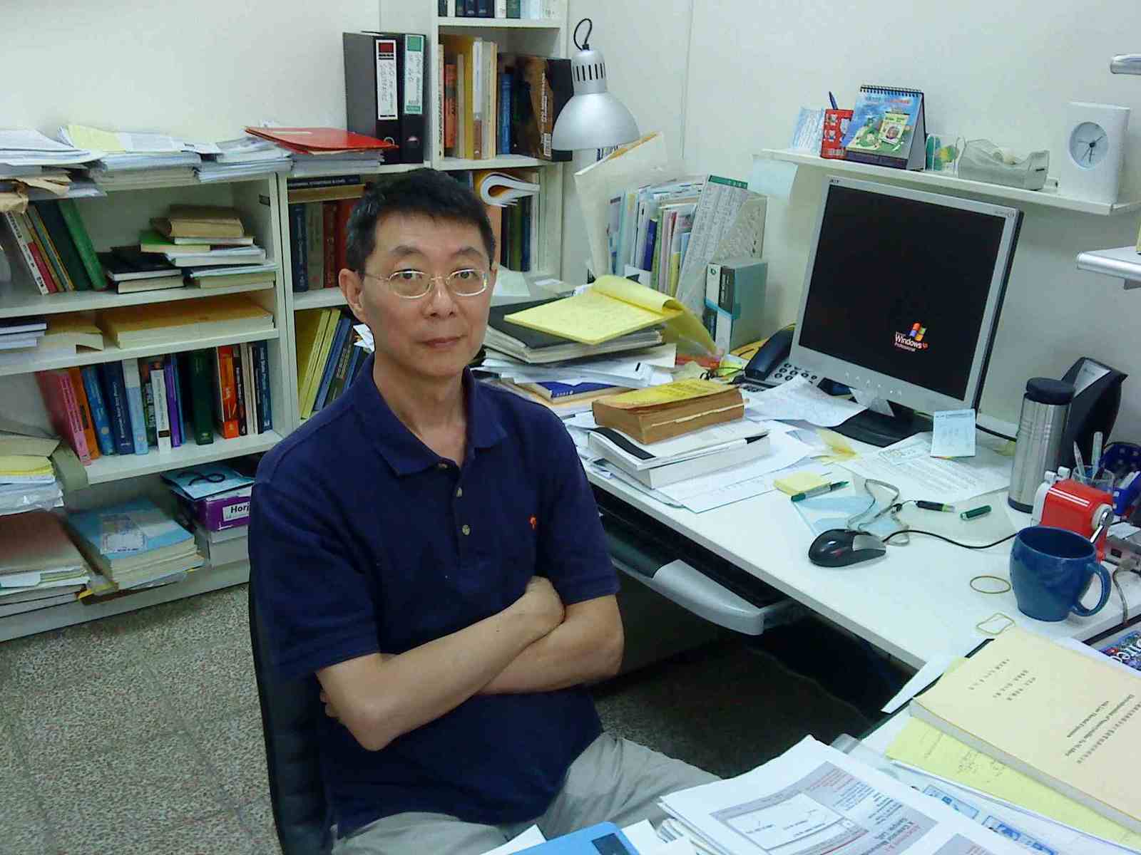 20100418 材光系張六文教授榮獲行政院2009年傑出科技貢獻獎圖片