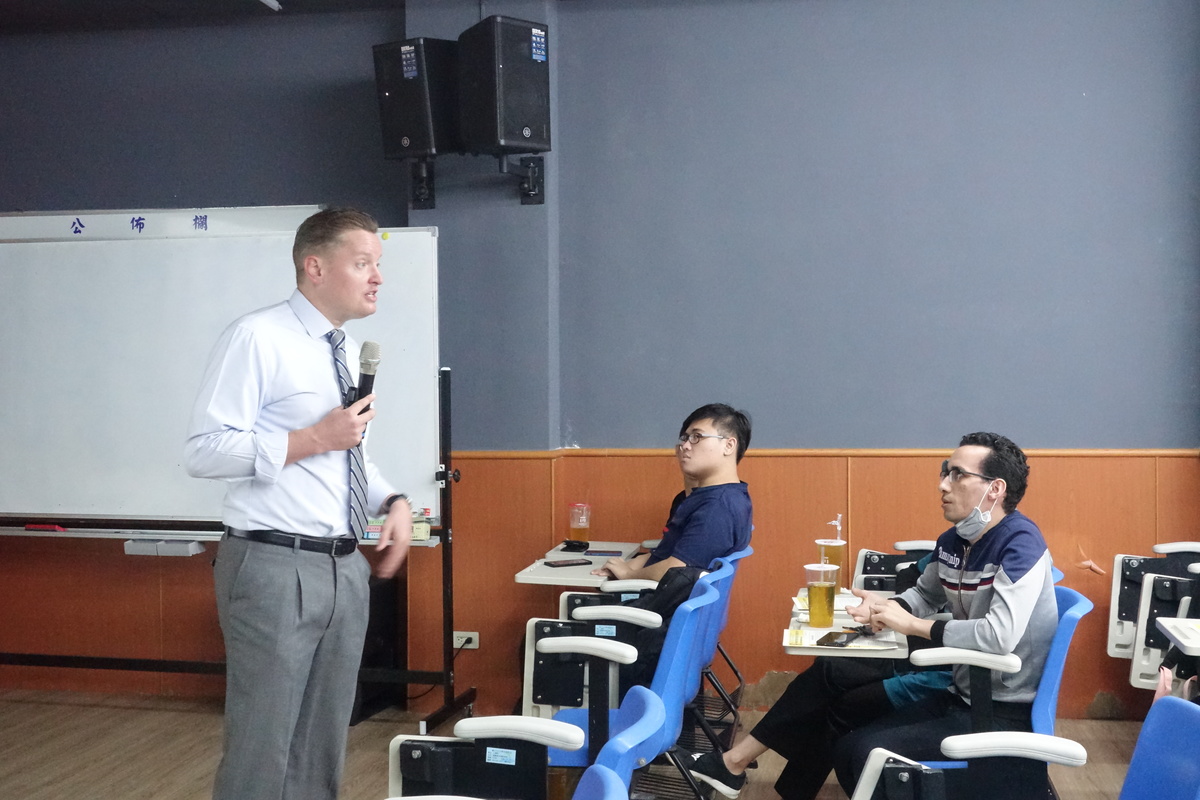 After the lecture, Dr. Wallace engaged in a lively QA session with the audience.Image