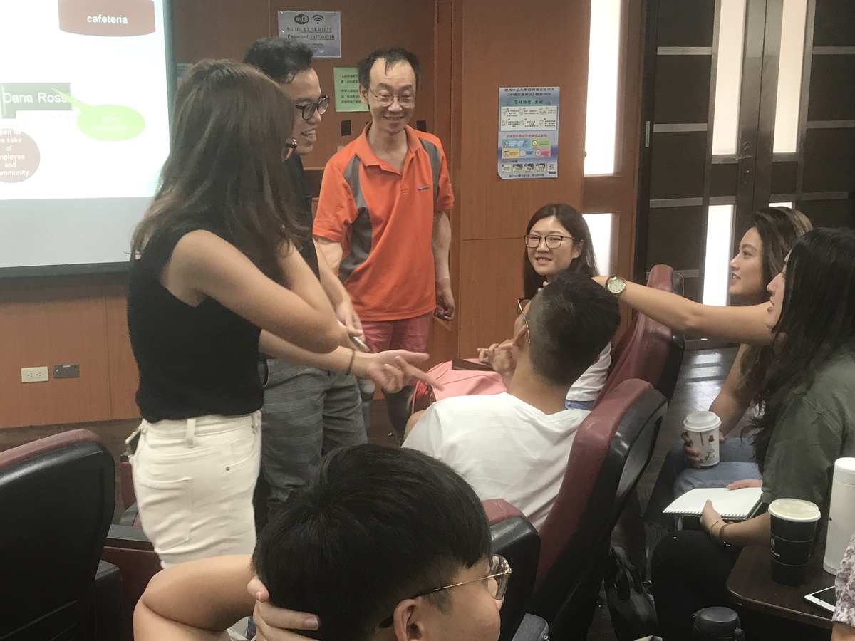Professor Chih-Yuan Wang tested his project Crossing the Ethical Frontier: Design of Empirically-Based Corporate Ethics Curriculum to explore whether the teaching method based on experience learning is suited for the “Corporate ethics” course.Image