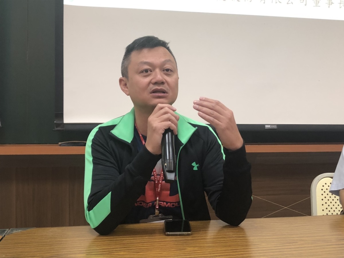 The Forum was organized by Ming-Jen Chen – head of the Alumni Association of NSYSU DBS.Image