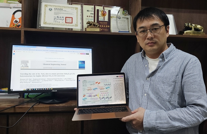 Transforming CO2 into valuable fuel: NSYSU develops innovative photocatalytic technology for carbon reductionImage