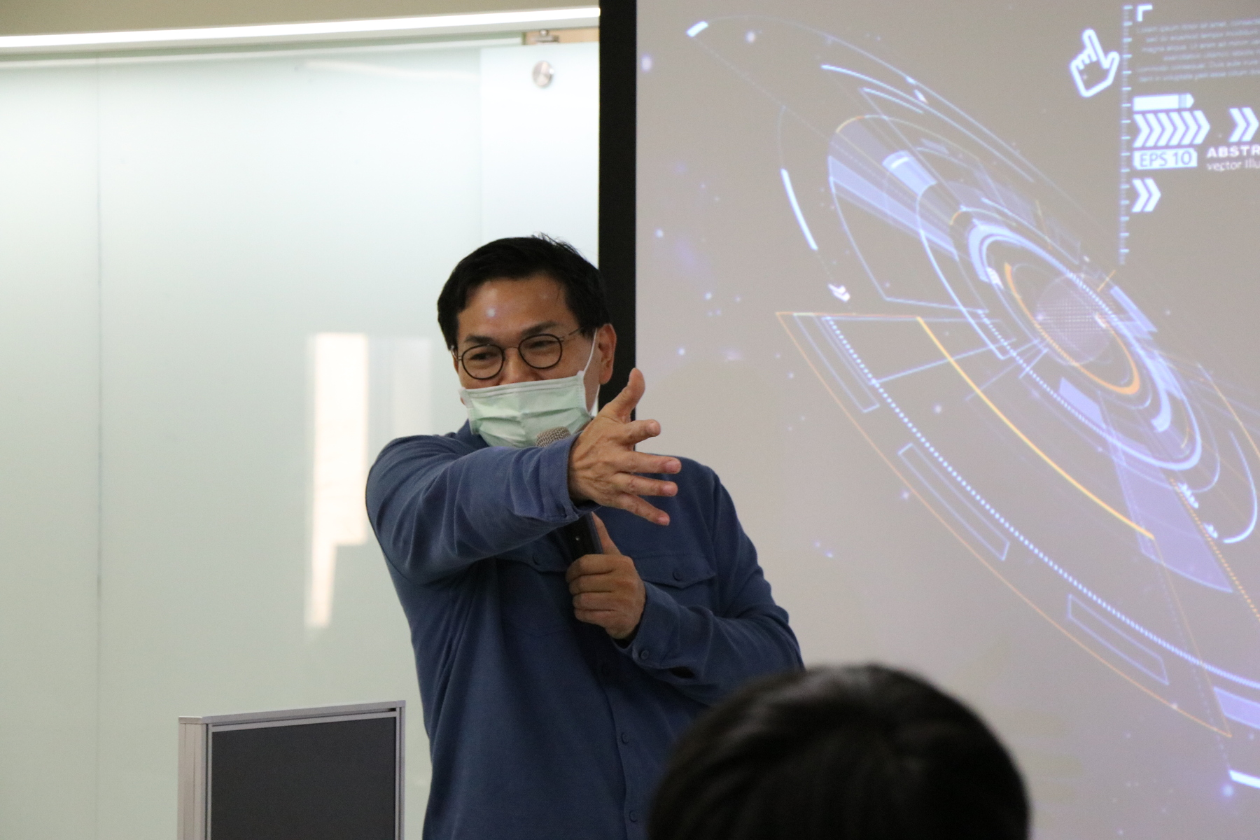 IPS discusses past and present of Kaohsiung's Wall StreetImage