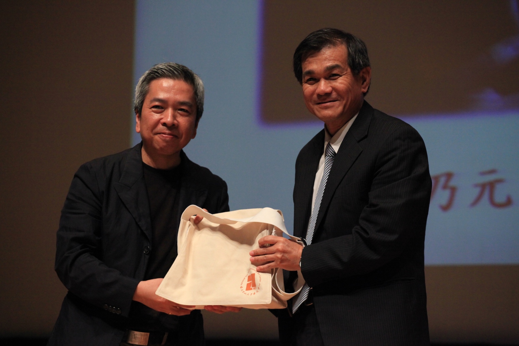 音樂家與企業家的交會 胡乃元與嚴長壽中山大學對談圖片
