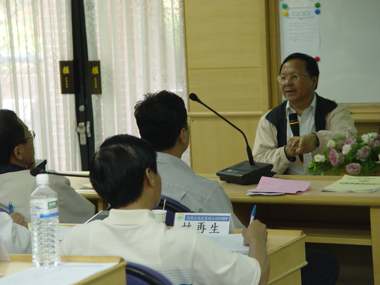 國立中山大學EMPP今天(17)邀請到教育部部長杜正勝蒞校演講，講題為「從歷史文化研究的新思維談台灣教育的主體性結構」圖片