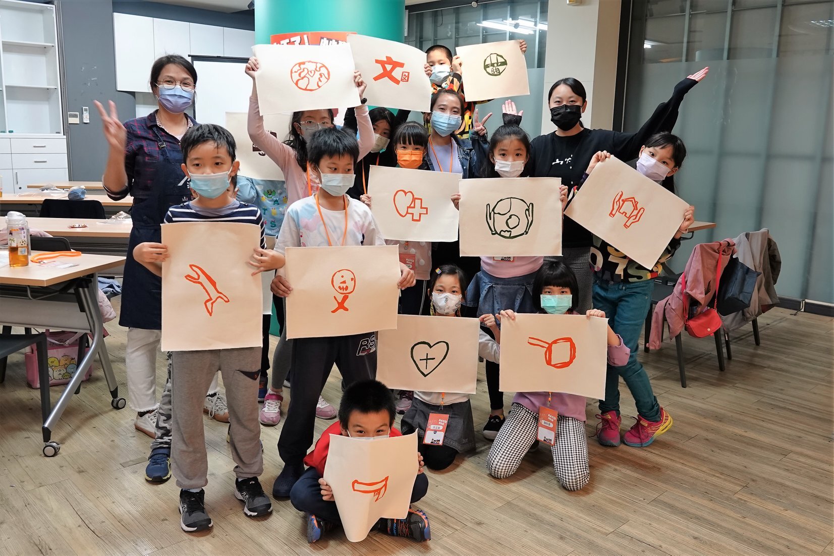 NSYSU’s USR Project: The City as a Commuseum – Socially Embedded Community Engagement and Kaohsiung Museum of Labor collaborated on the “Let’s work!” camp for children. (Photo provided by Kaohsiung Museum of Labor)