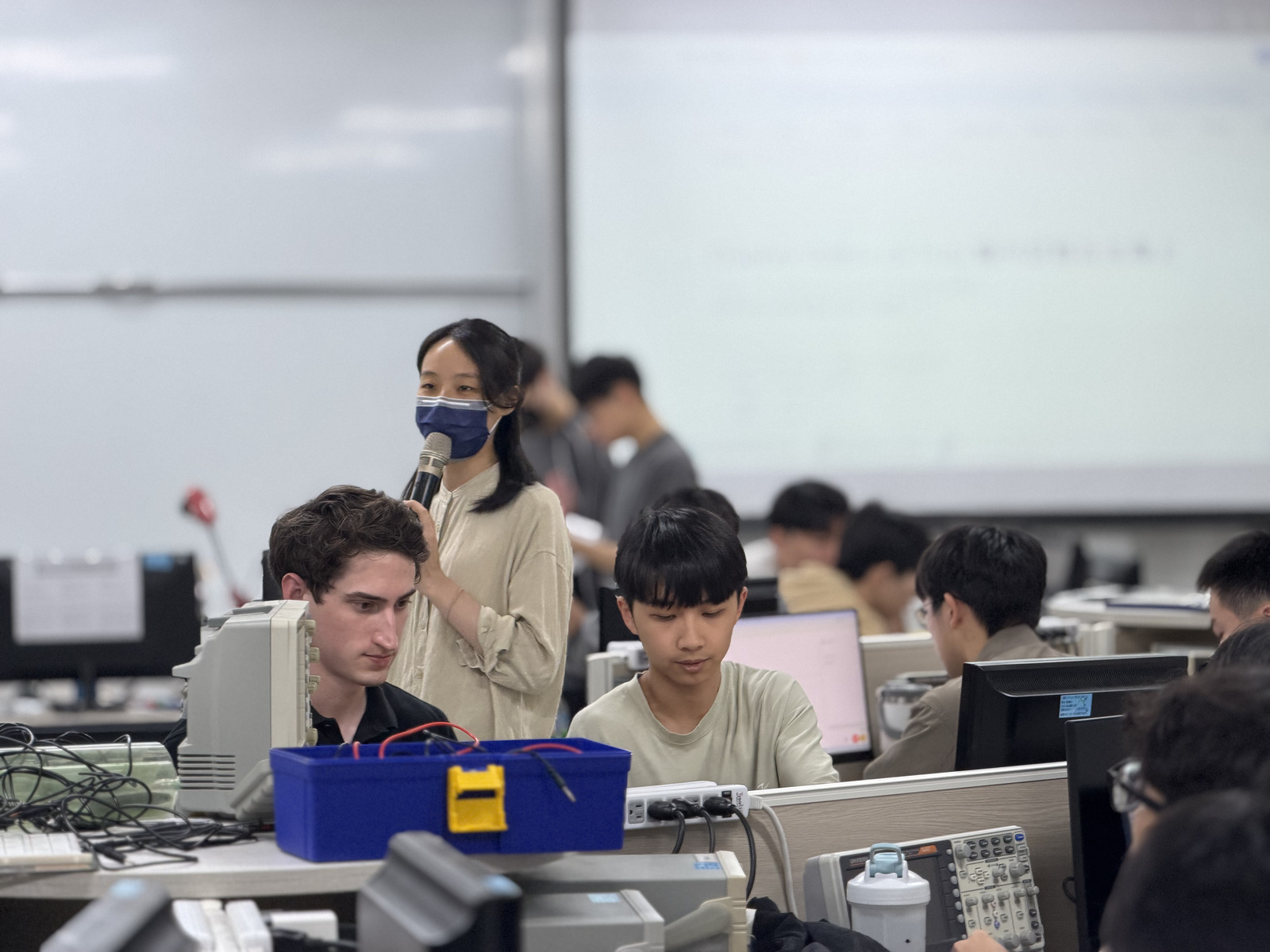 Students participating in the EMI course Introduction to Robotics and Its Applications.Image