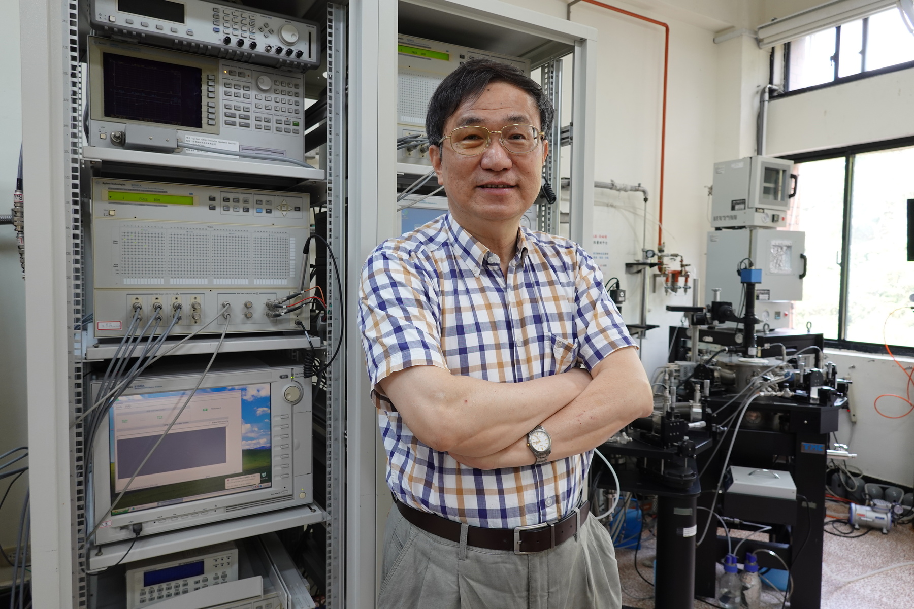 Ting-Chang Chang, the distinguished chair professor of the Department of Physics, NSYSU developed the original technology - Supercritical Fluid Low Temperature Defect Passivation