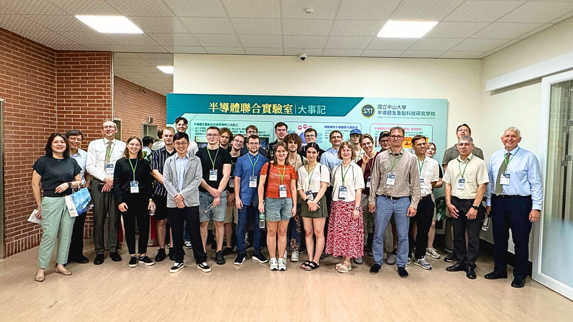 Visit to the Joint-Lab for Semiconductor Technology, NSYSUImage