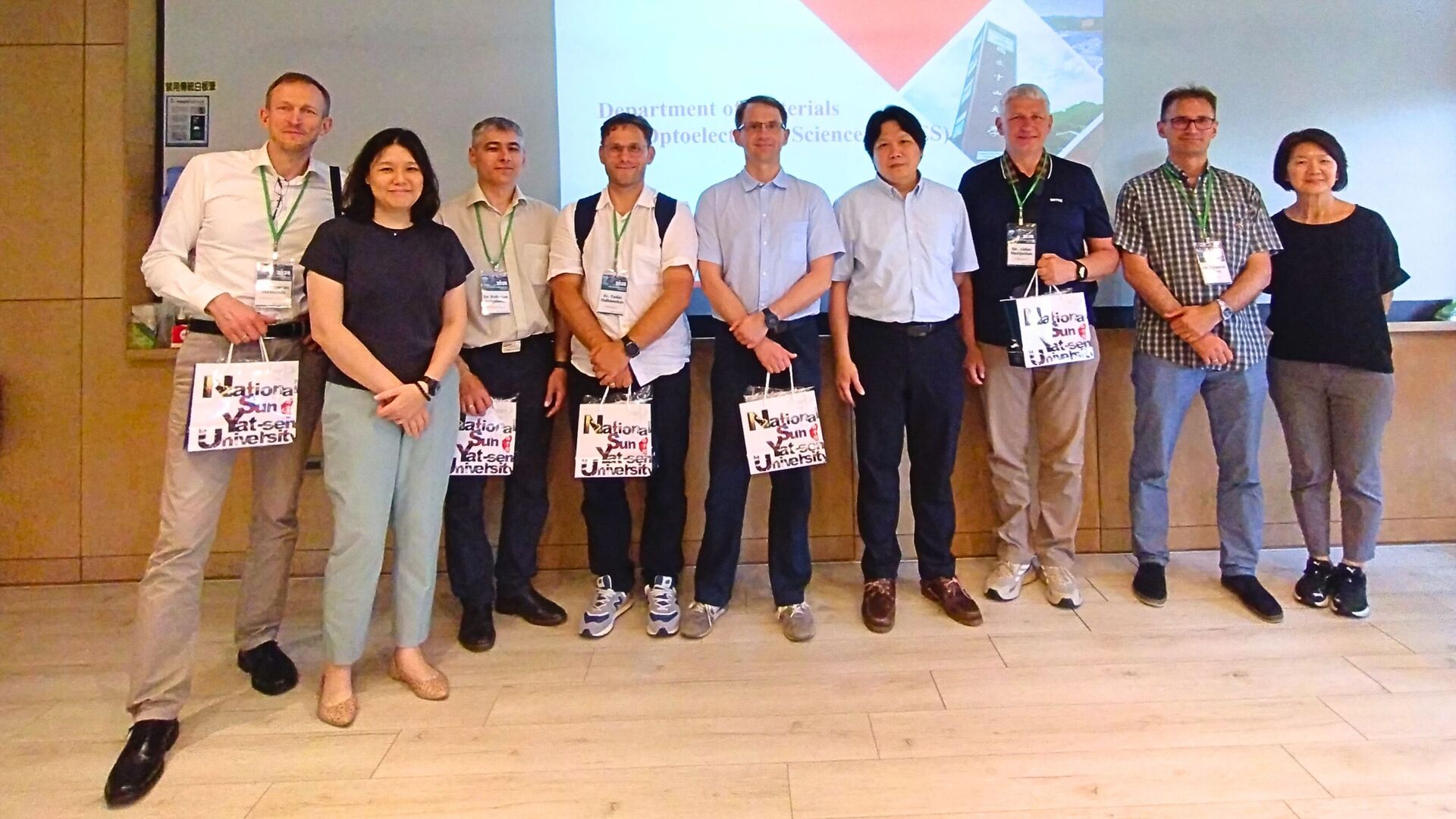 Visit to the Dept. of Materials and Optoelectronic Science, NSYSUImage