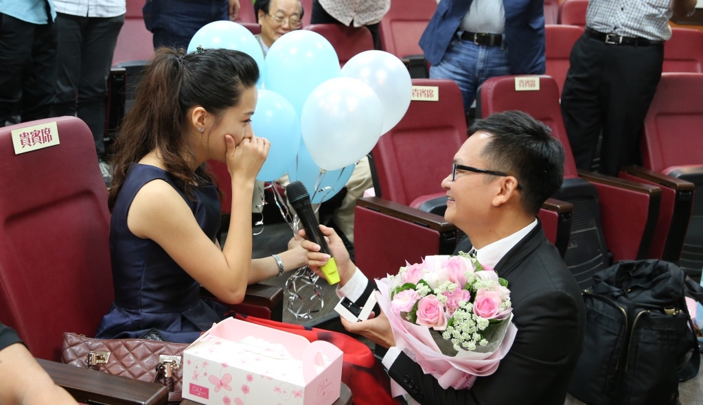 驚喜求婚圖片