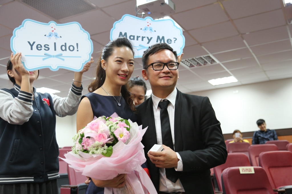 馬逸騰成功抱得美人歸圖片