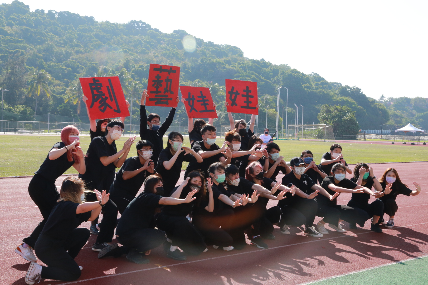 NSYSU Sports Day holds first canoe relay competition