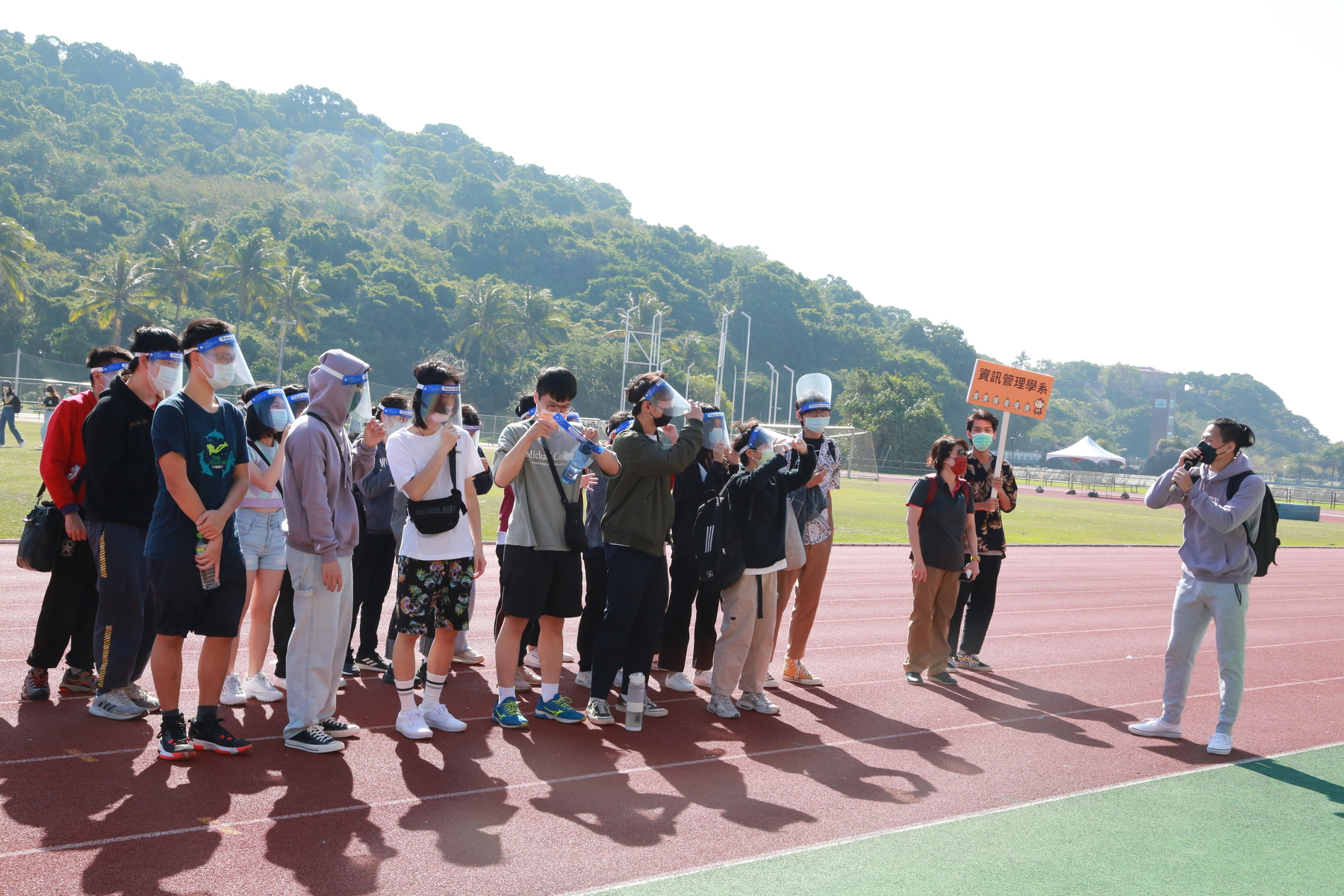 NSYSU Sports Day holds first canoe relay competition