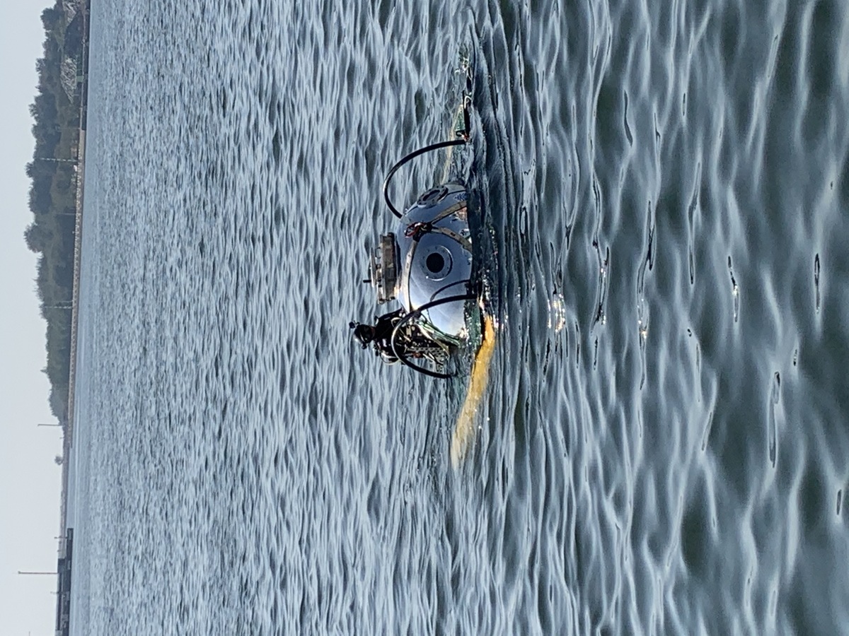 The Underwater Vehicle R&D Center at NSYSU successfully completed the test of its first-generation two-pilot manned underwater vehicle (MUV) in the open waters around the Anping Port in Tainan at the depth of 8 meters.