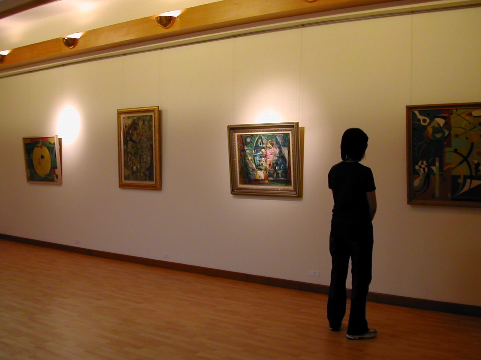 中山大學逸仙美術館誕生，首展推出謝里法策劃的「60年代台灣立體主義探究展—台中豐原班的回顧」。圖片