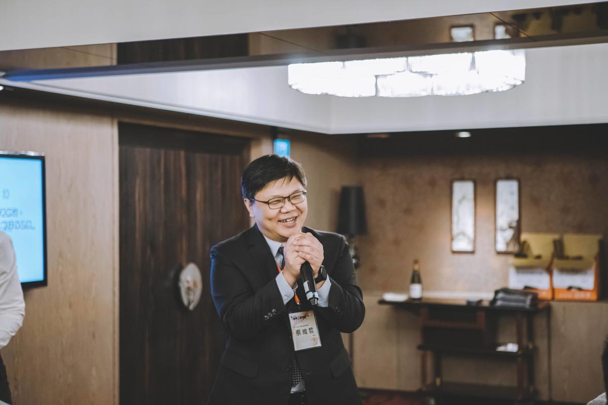 The convener of the Symposium, Professor Wei-Che Tsai introduced the participating guests.Image