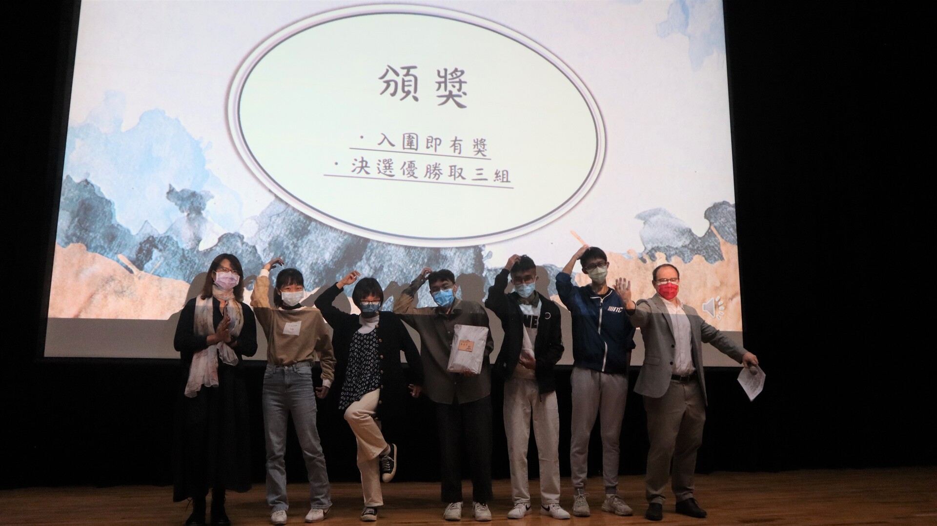 “What If Laboratory”: creative storytelling in Si Wan Joy of Reading ProjectImage