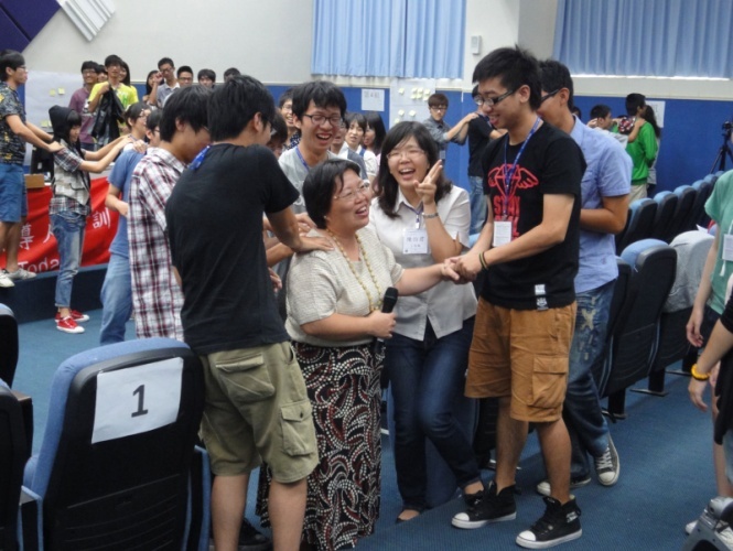 葉雯霞博士與同學互動踴躍圖片