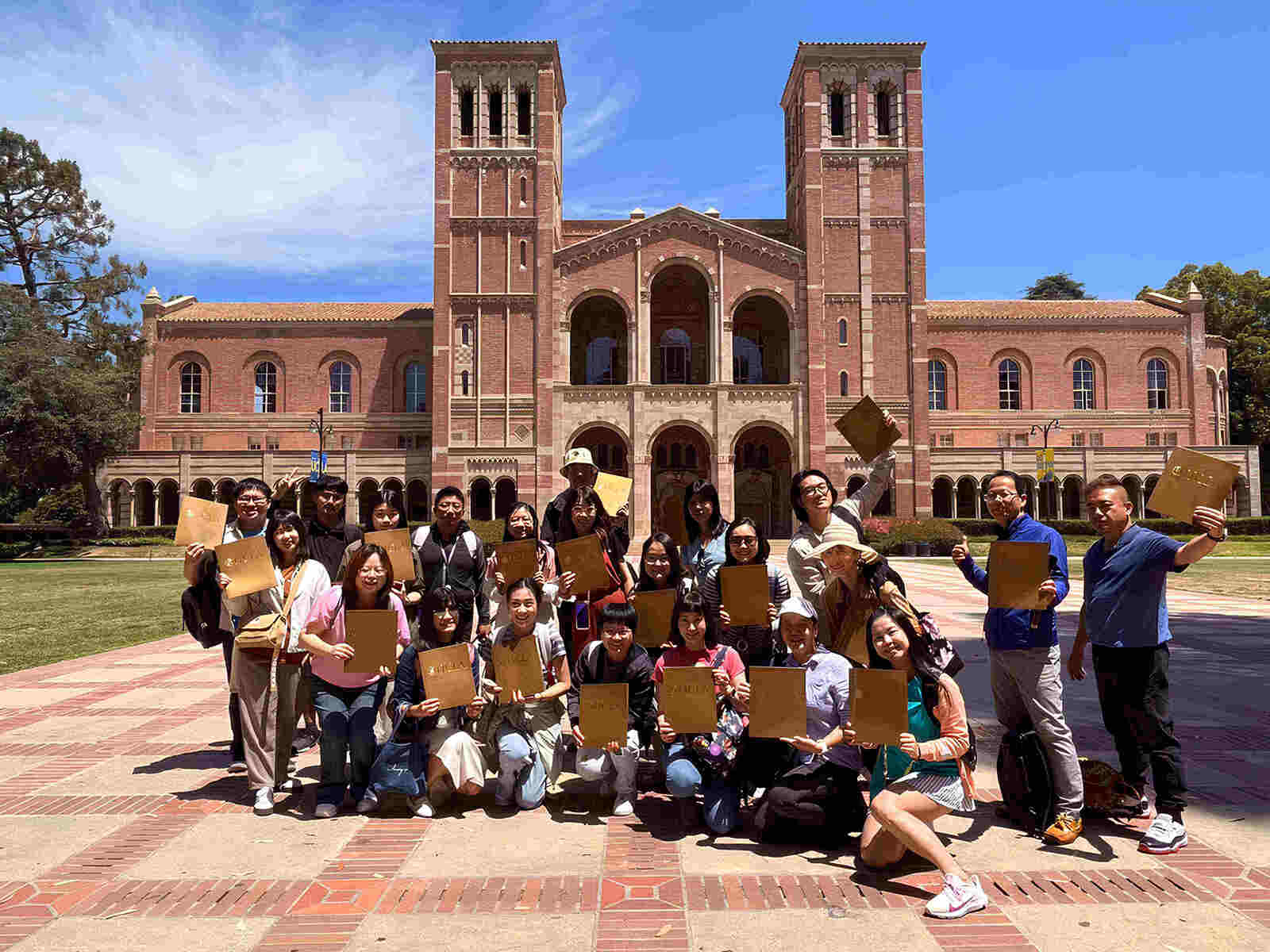 The Paulo Freire Institute Summer Program at the UCLA School of Education & Information Studies awarded participants certificates.