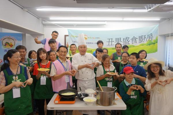 The purpose of the Zero Food Wastage project is to promote the concept of using leftovers to help disadvantaged people.Image