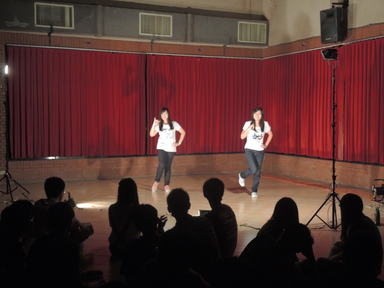 女舞表演圖片