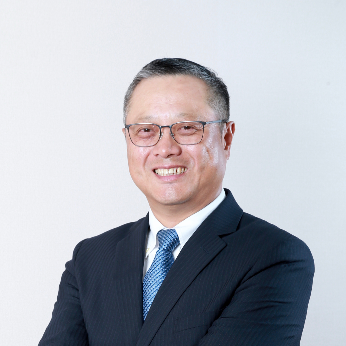 Outstanding alumnus in the category of social service: Chung-Hui Huang – Chairman of BABA BUSINESS (EMBA, MBA, 2013)