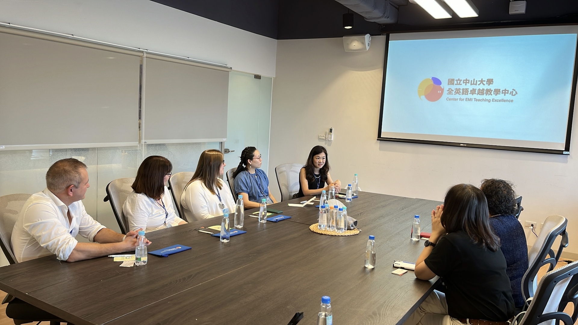 English Language group visits Si Wan College