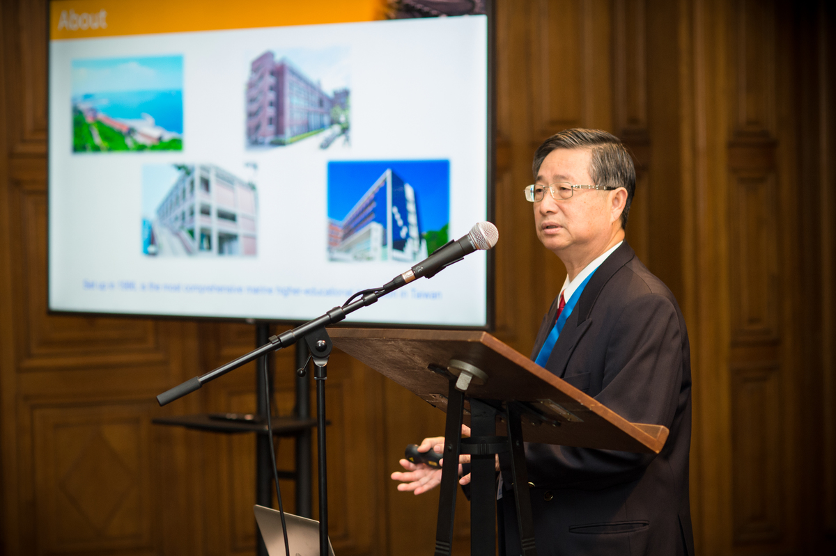 Chairperson of the Department of Environmental Engineering Shiahn-Wern Shyue gives a keynote speech on marine science.