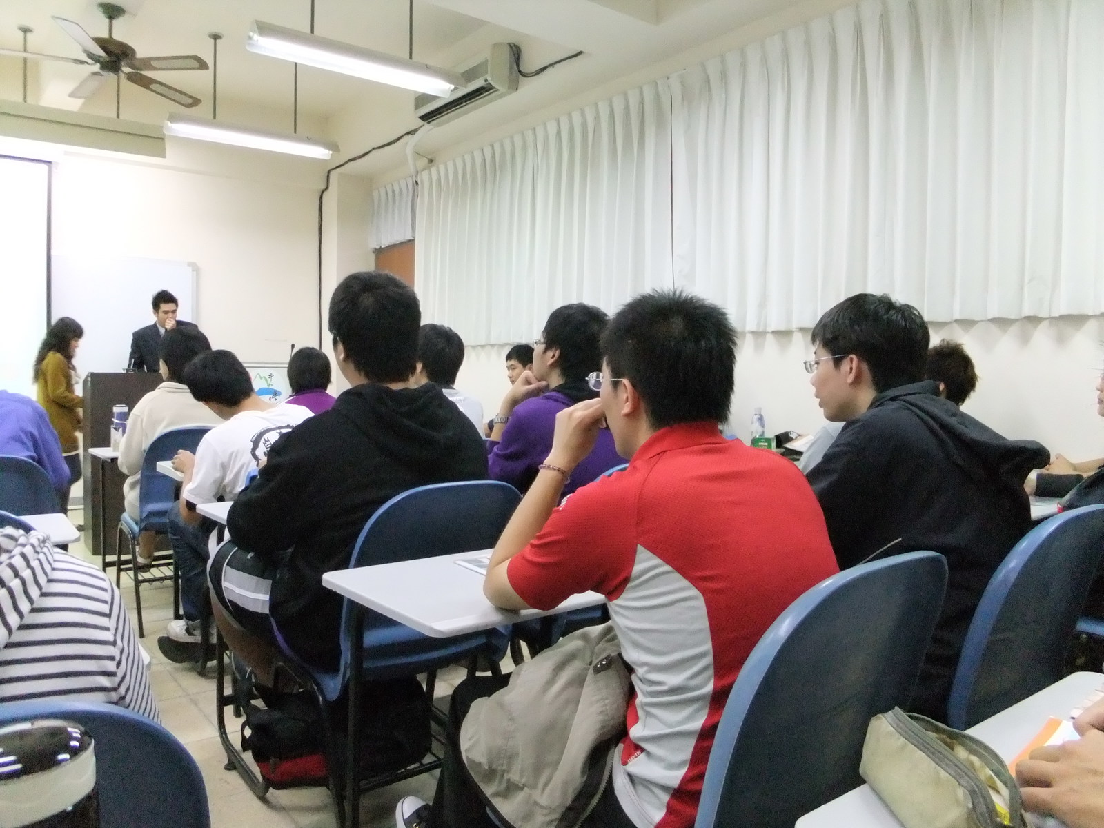 「別讓英文卡在喉嚨」講座，鼓勵大夥勇敢開口圖片