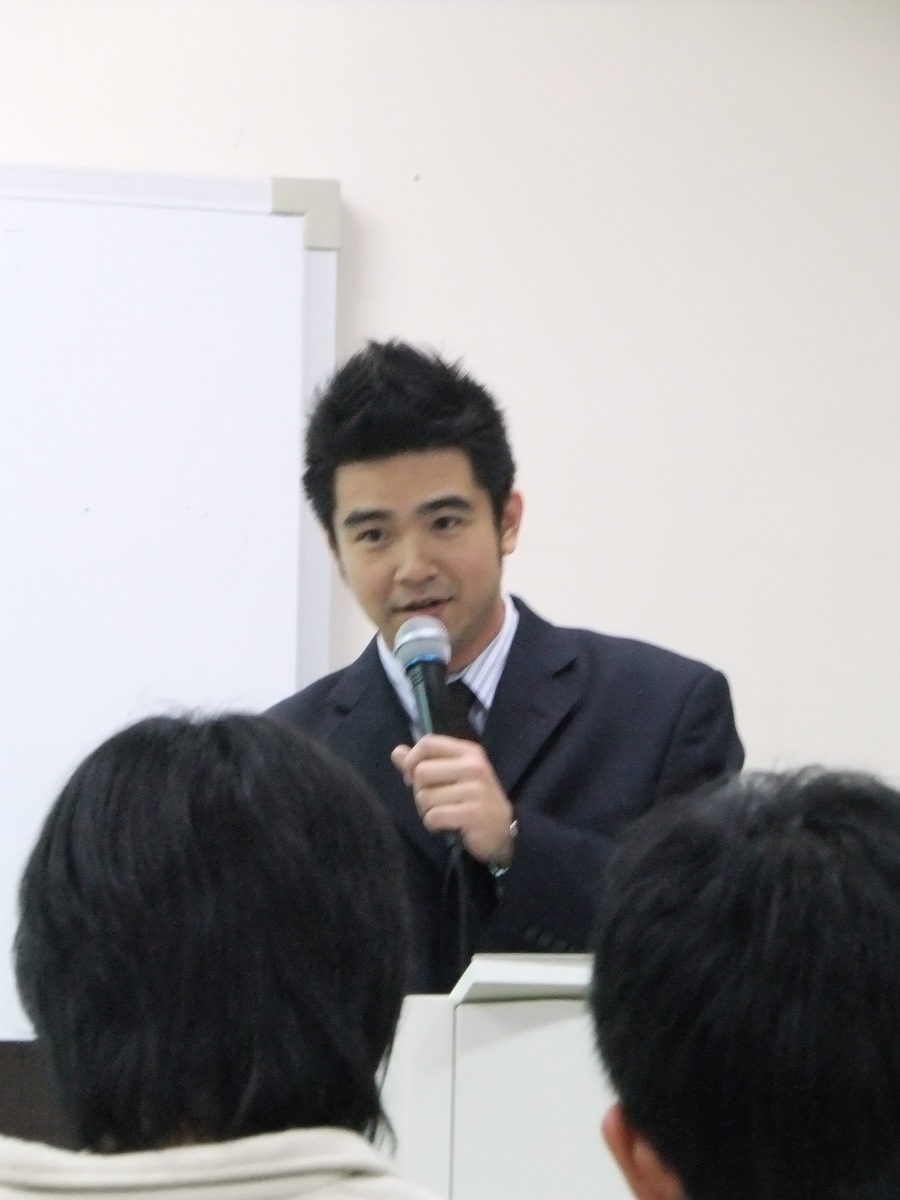 「別讓英文卡在喉嚨」講座，鼓勵大夥勇敢開口圖片