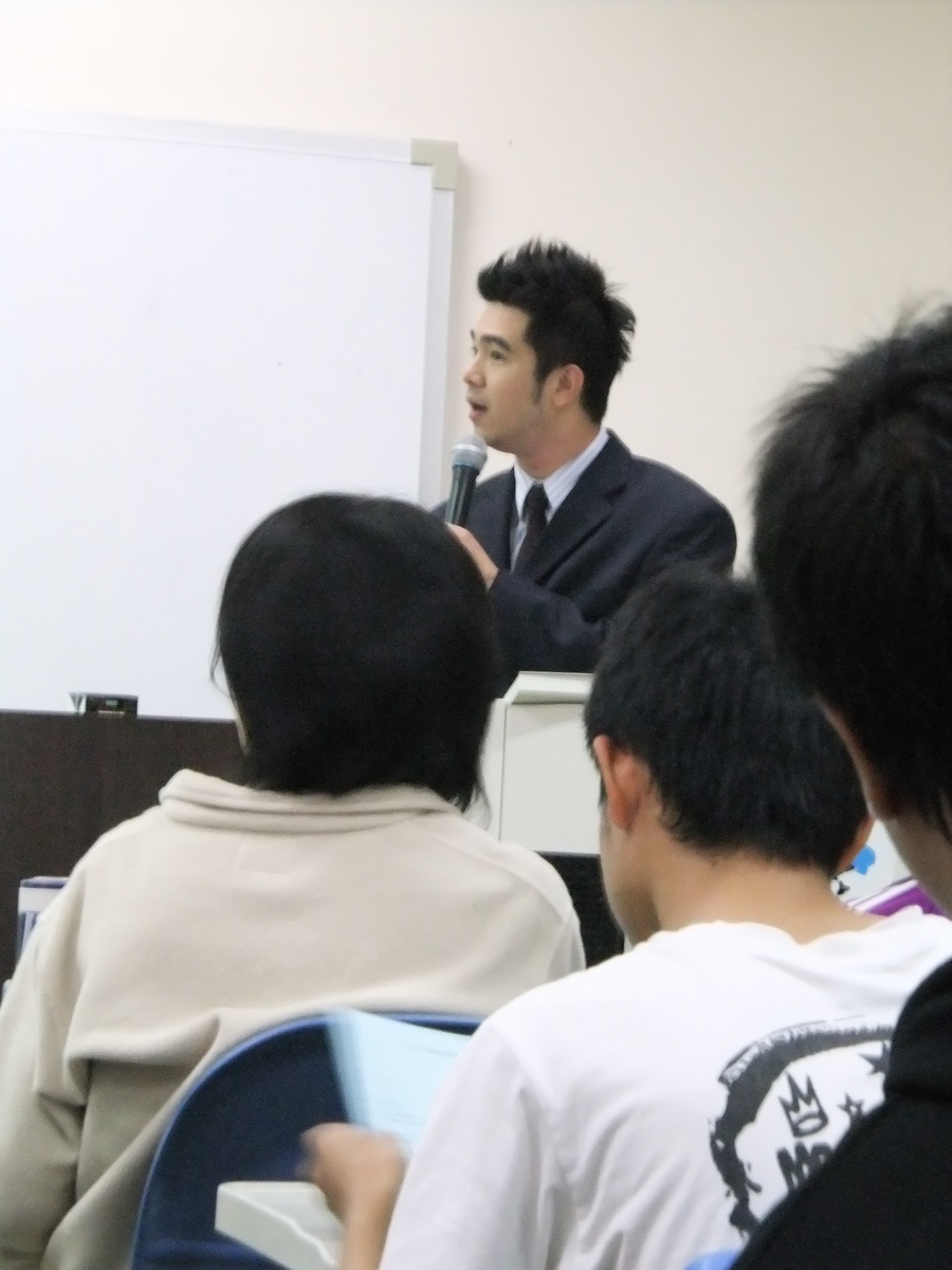 「別讓英文卡在喉嚨」講座，鼓勵大夥勇敢開口圖片