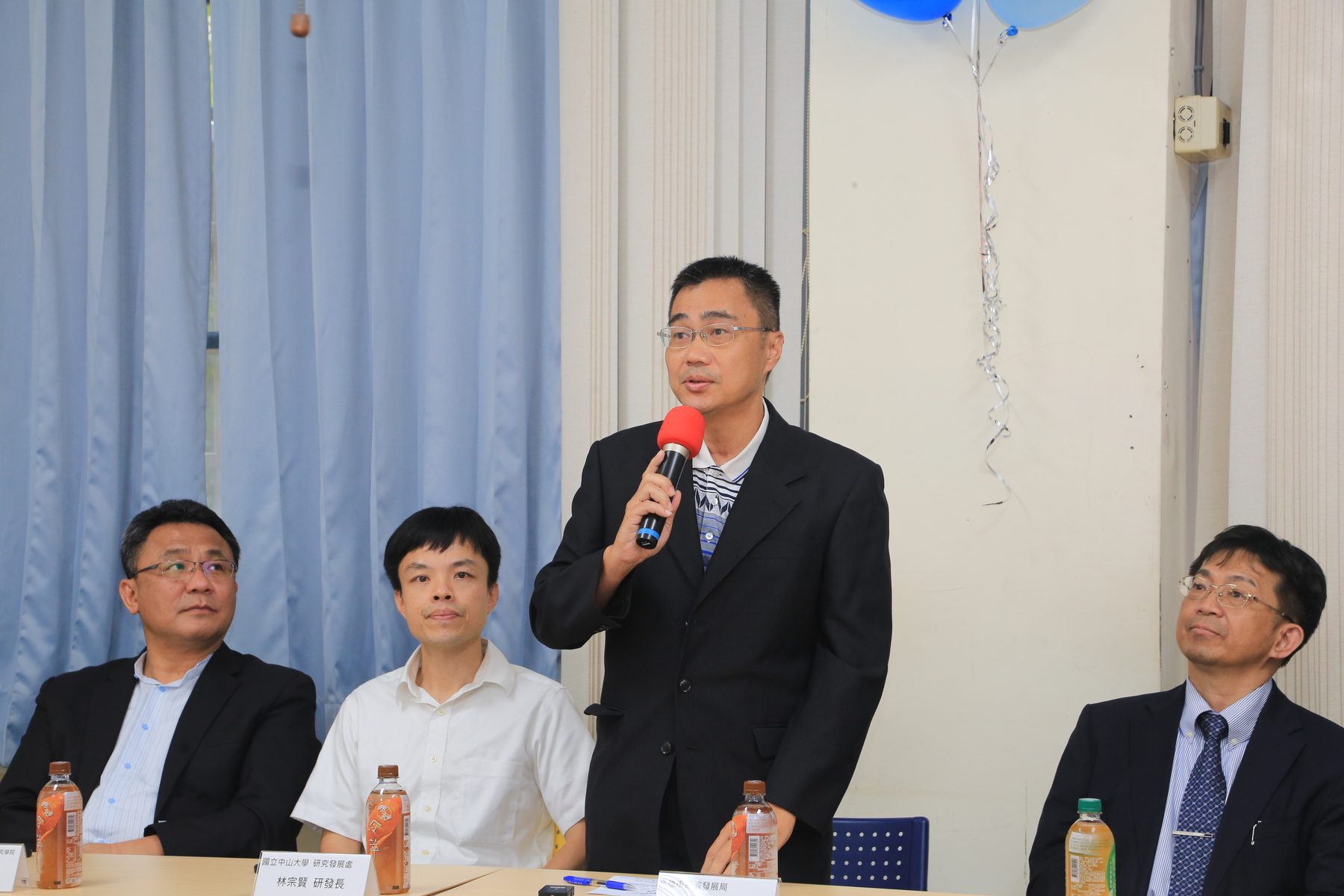 Deputy Director-general of the Economic Development Bureau of the Kaohsiung City Government, Chia-Hong Lin-Liao, delivered a remark