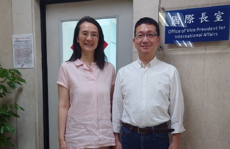 Associate professor Ming-Hsuan Lee (left), Director of the European Union Centre, and professor Mitch Ming-Chi Chou (right), Vice President for International Affairs