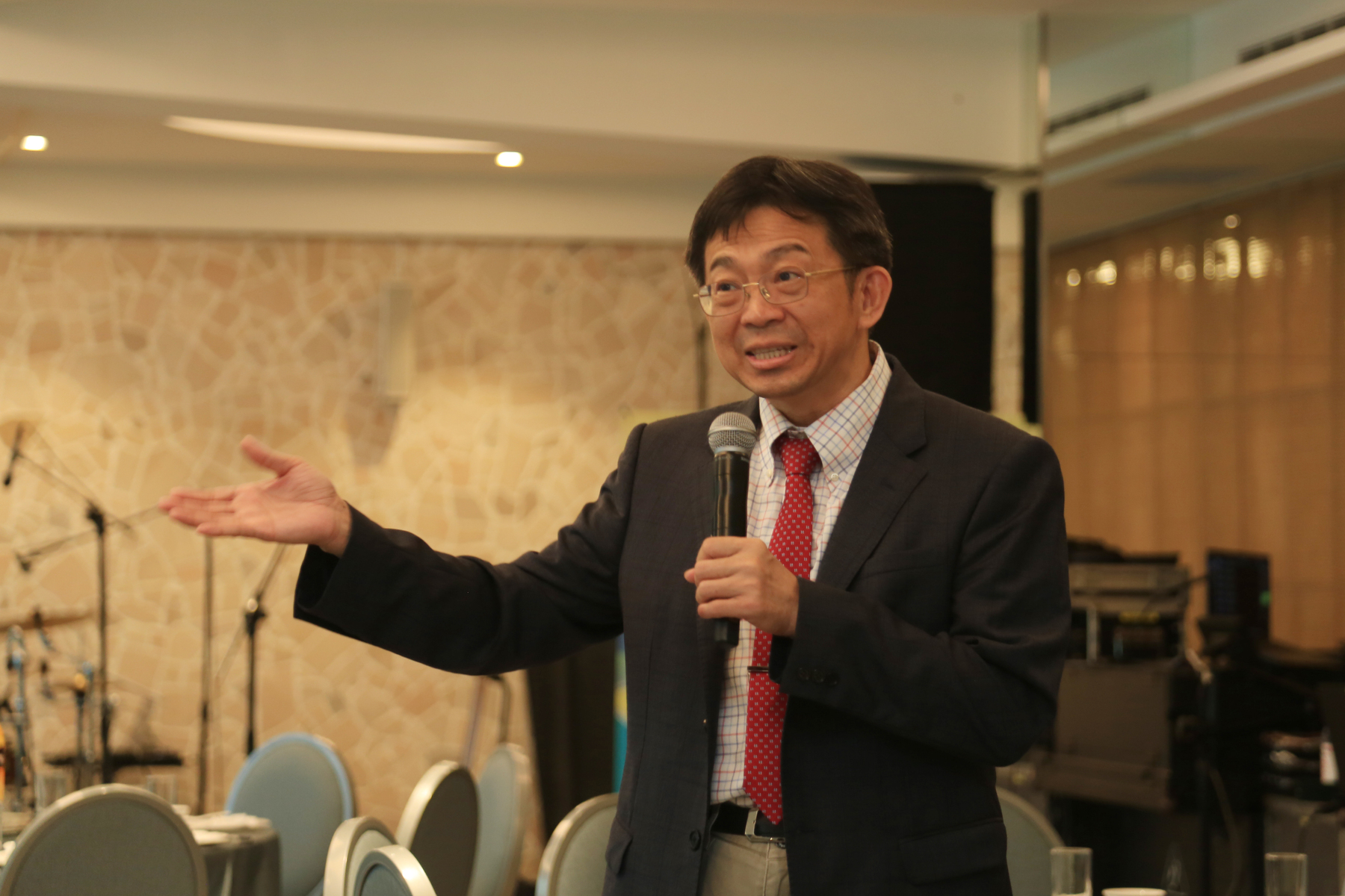 NSYSU President Chih-Peng Li delivers remarks.Image