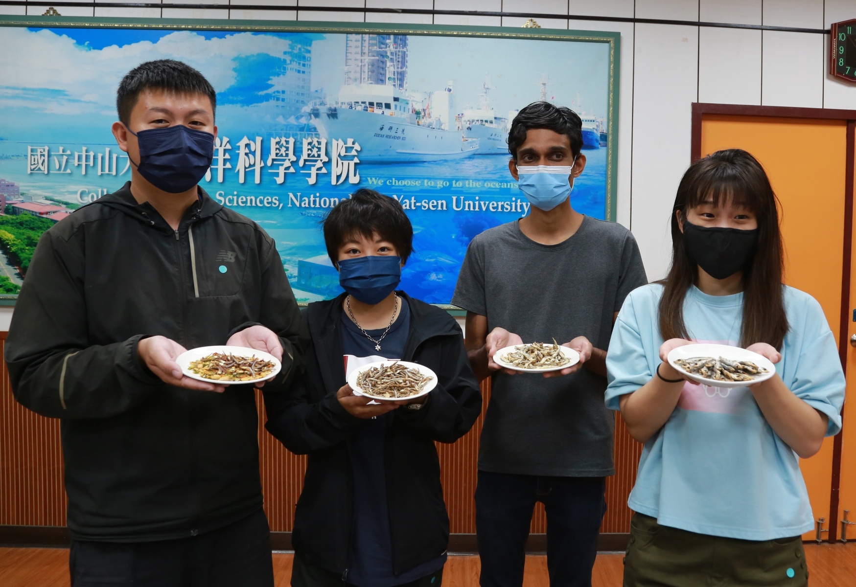 The NSYSU study results published on the international leading journal: microplastics found in Asian dried fish products