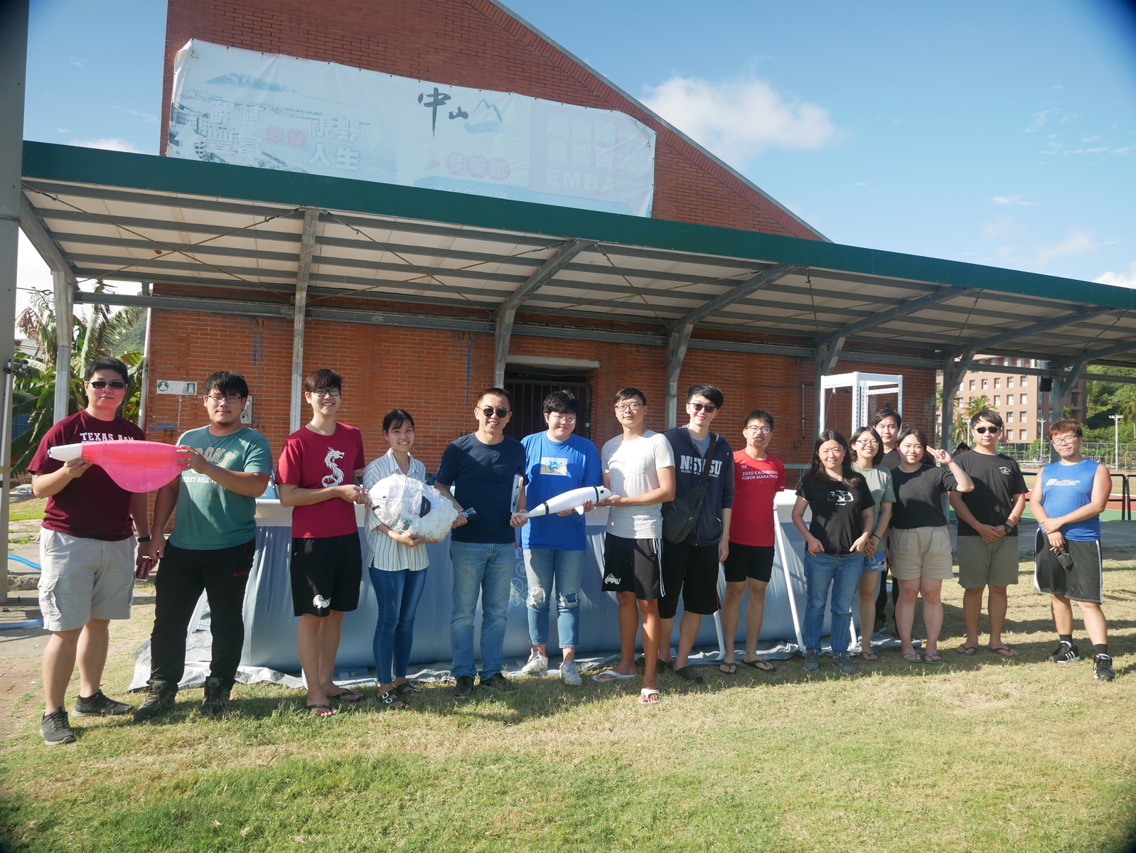 Students show off their creativity during competition for biomimetic underwater fish modelsImage