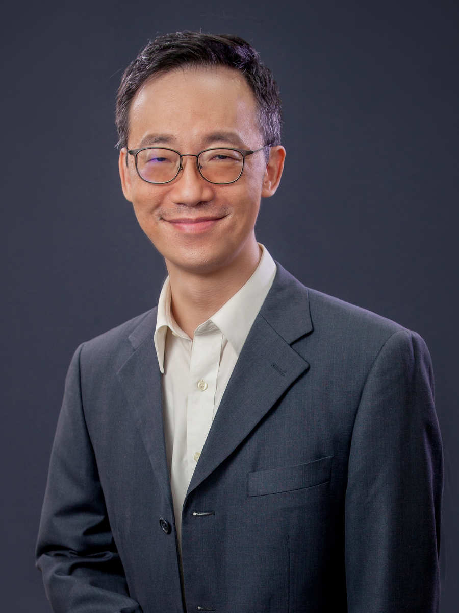 Assistant Professor Chih-Yuan Wang submitted his project in the category of business and management: “Advancing by Leaps and Bounds: Experiential Learning by Commodification of University’s R&D Results”.