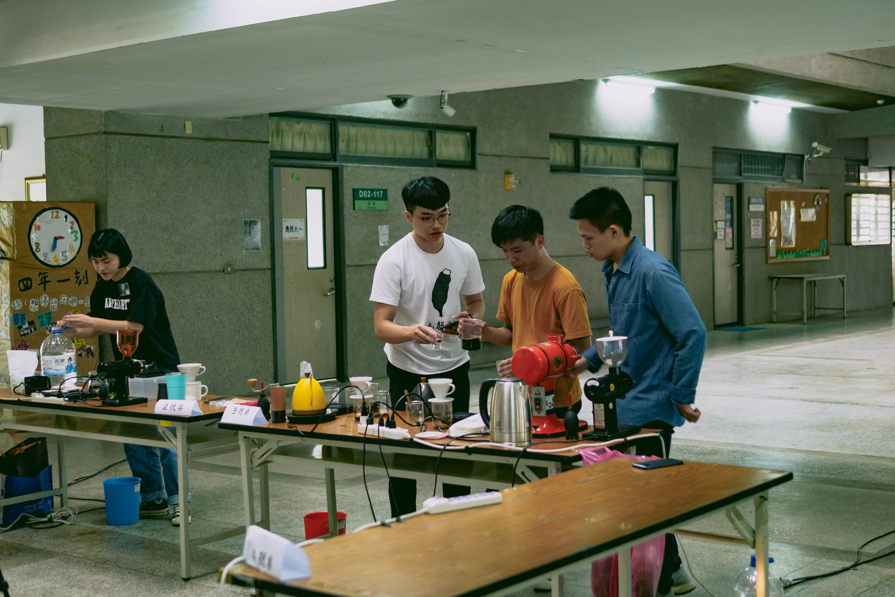 NSYSU Coffee Club discussing the way to brew coffee during the competition. / Photo by NCYU Coffee ClubImage