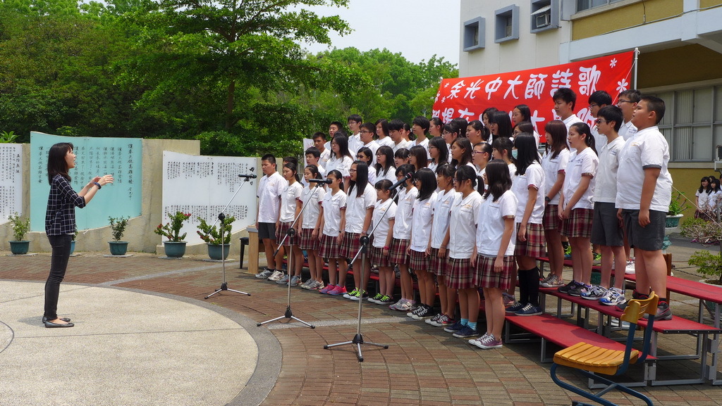 學生表演圖片