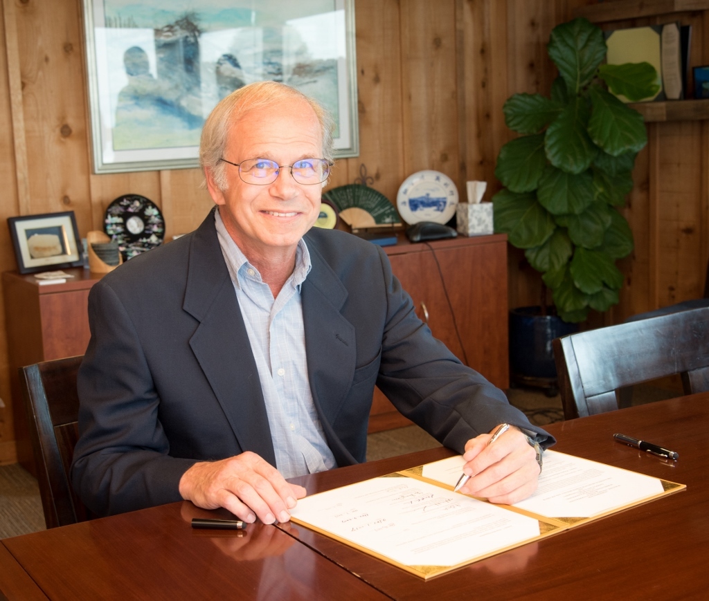 Ronald Burton, SIO Biology Section Head and Professor of Marine BiologyImage