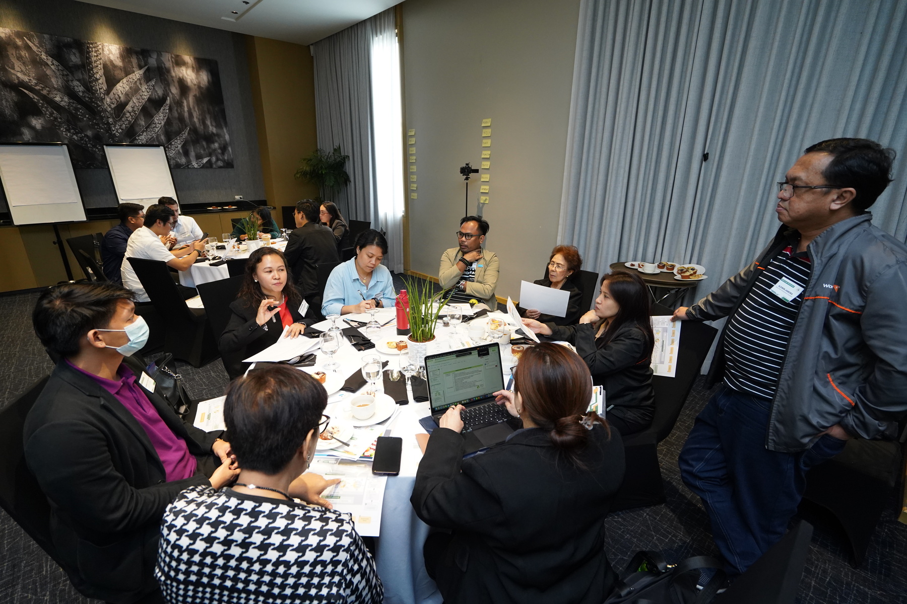 Dr. Elaine Borazon in discussion with Key ParticipantsImage