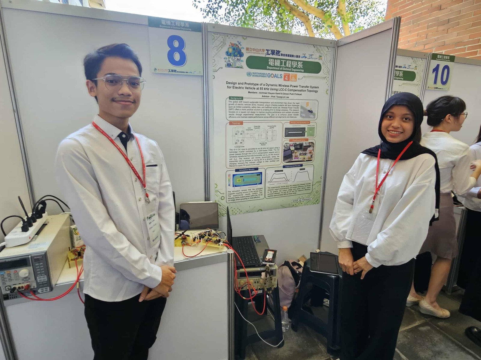 International students from NSYSU take part in the project exhibition.Image