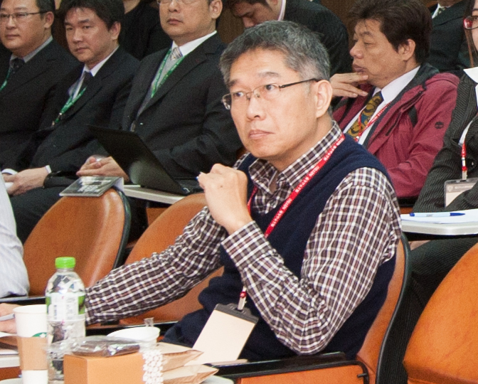 本次擔任主評審的財管系鄭義教授圖片