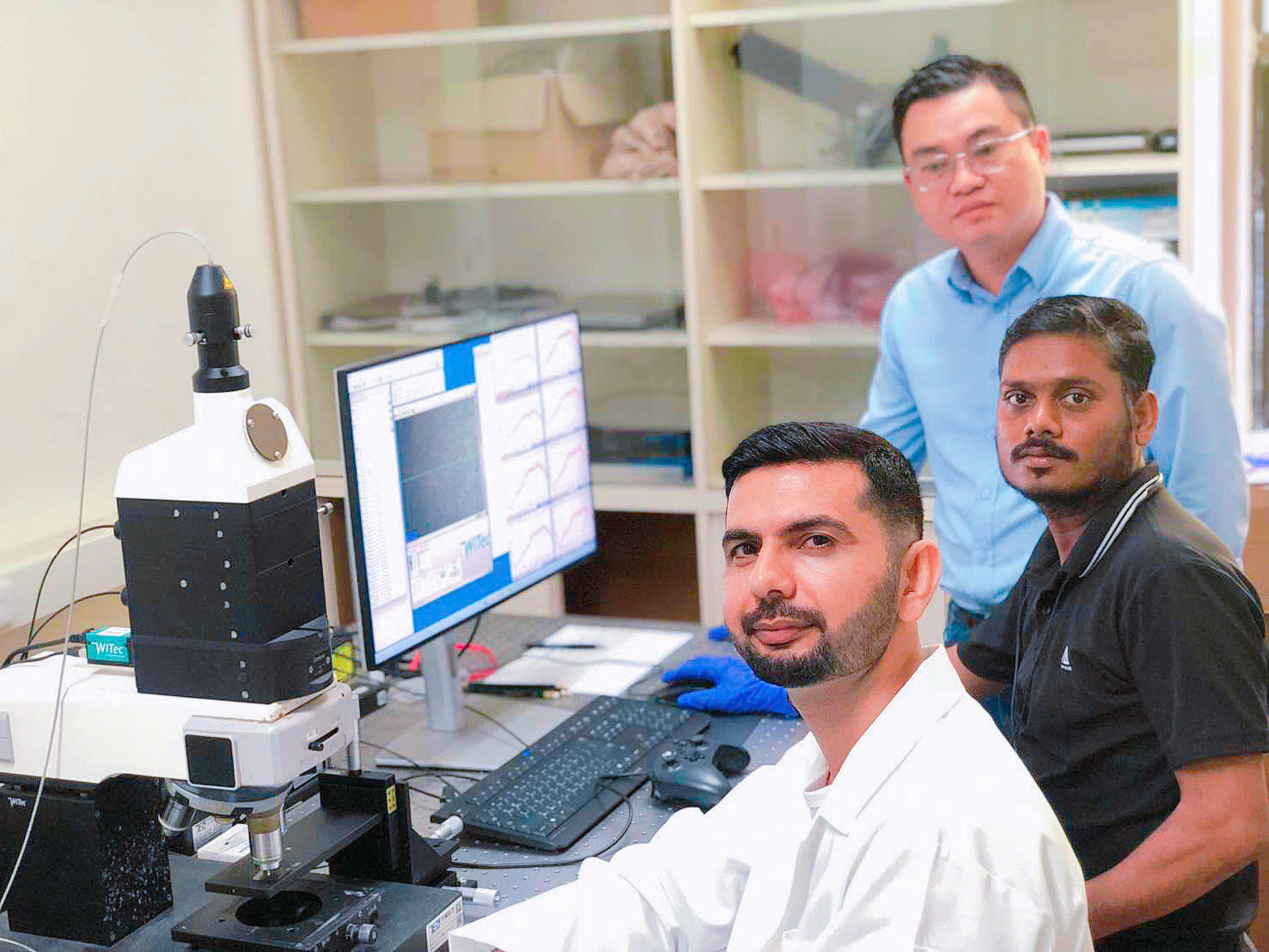 Assistant Professor Phuong V. Pham of the Department of Physics at NSYSU, with his team members (PhD student Muhammad H. Nawaz, Dr. Santhoshkumar, and Dr. Balamurugan), lead hands-on experimental research in the lab.Image